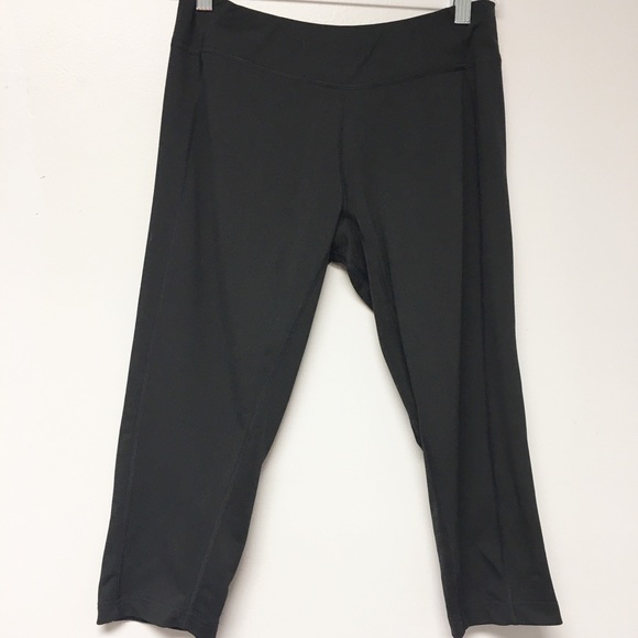 adidas Pants - Adidas Black Compression Capri Workout Pants